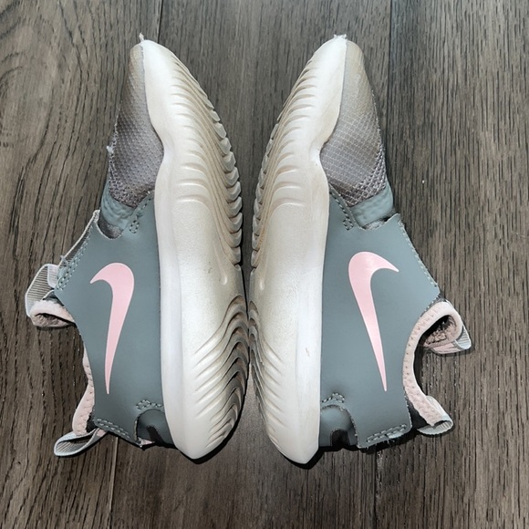 Toddler girl flex runner Nike sneakers - Picture 8 of 12